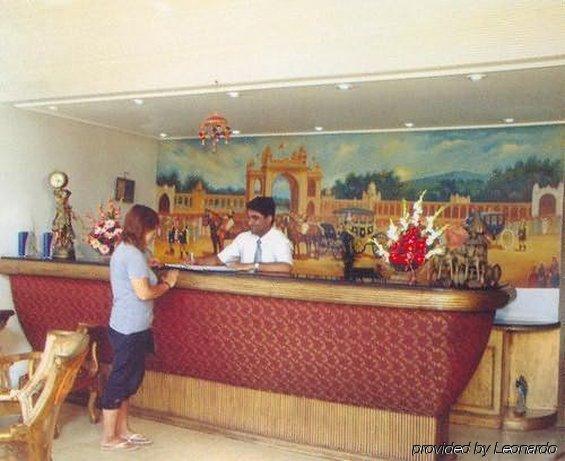 Hotel Maurya Heritage Нью-Делі Інтер'єр фото